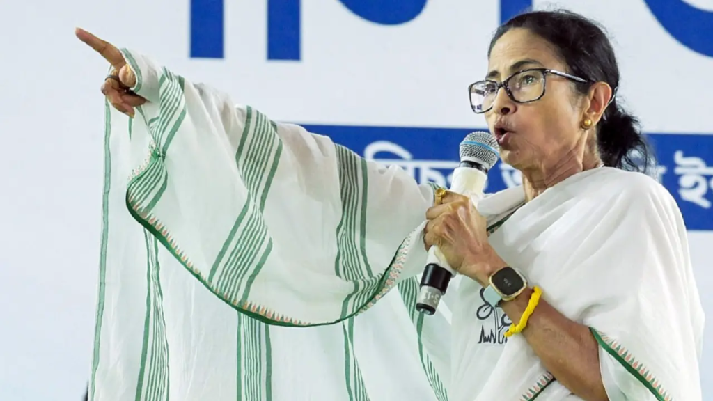 हॉकर्स के पुनर्वास पर ममता बनर्जी का बड़ा बयान, बोलीं- जगह नहीं दे सकते तो हर माह दें ₹25 हजार हॉकर्स के पुनर्वास पर ममता बनर्जी का बड़ा बयान
