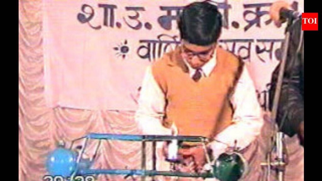 16 की उम्र में बनाया अनोखा स्टोव, विज्ञान प्रदर्शनी में जीता पहला पुरस्कार At 16 Vyasij Mishra built a Stove using kerosene and water