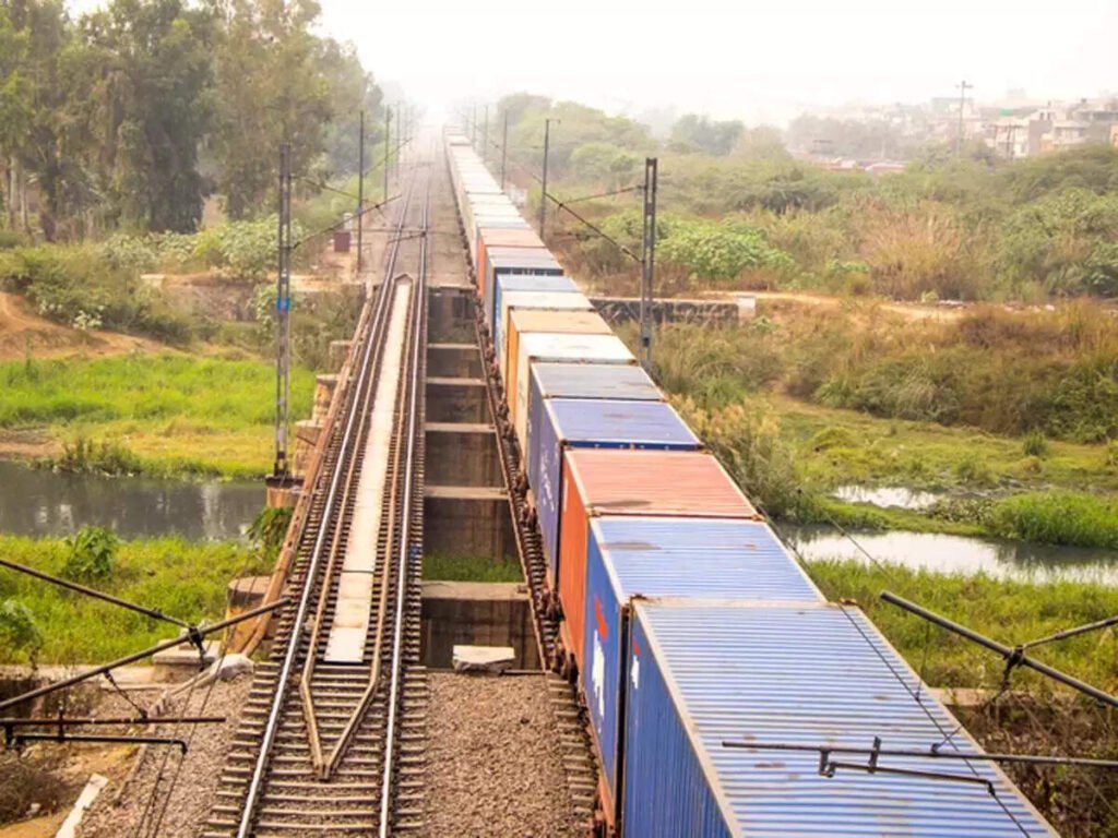 दो दशक बाद पूरी तरह चालू होगा डेडिकेटेड फ्रेट कॉरिडोर Dedicated Freight Corridor to be fully operational after two decades