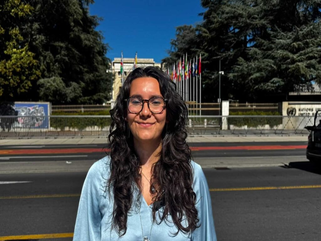 ऑक्सफोर्ड छात्रा ने भारत की समग्र शिक्षा पद्धति की सराहना की Oxford student highlights Indias holistic education approach praises Akshar Foundation model
